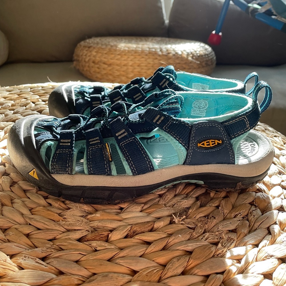 Keens Whisper Sandals